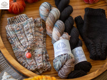Load image into Gallery viewer, Beach Pebble Mitts Sport or DK Weight Hand Knitting Pattern