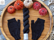 Load image into Gallery viewer, Beach Pebble Mitts Sport or DK Weight Hand Knitting Pattern