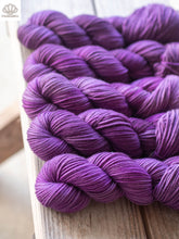 Load image into Gallery viewer, Purple Painted Lady