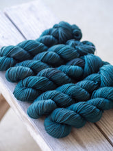 Load image into Gallery viewer, Serpent