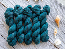 Load image into Gallery viewer, Serpent