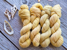 Load image into Gallery viewer, Straw