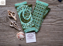 Load image into Gallery viewer, Flower Moon Mitt Fingering Weight Kit
