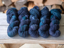 Load image into Gallery viewer, Quoth the Raven Cowl Kit
