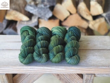 Load image into Gallery viewer, Ooak Green DK
