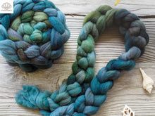 Load image into Gallery viewer, Seeing Stone Merino and Glitter Combed Top
